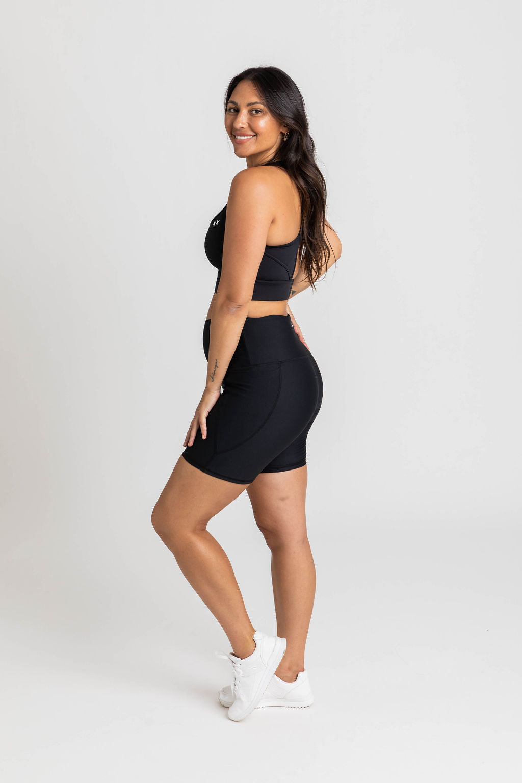LUXE HIGH RISE SHORT - BLACK