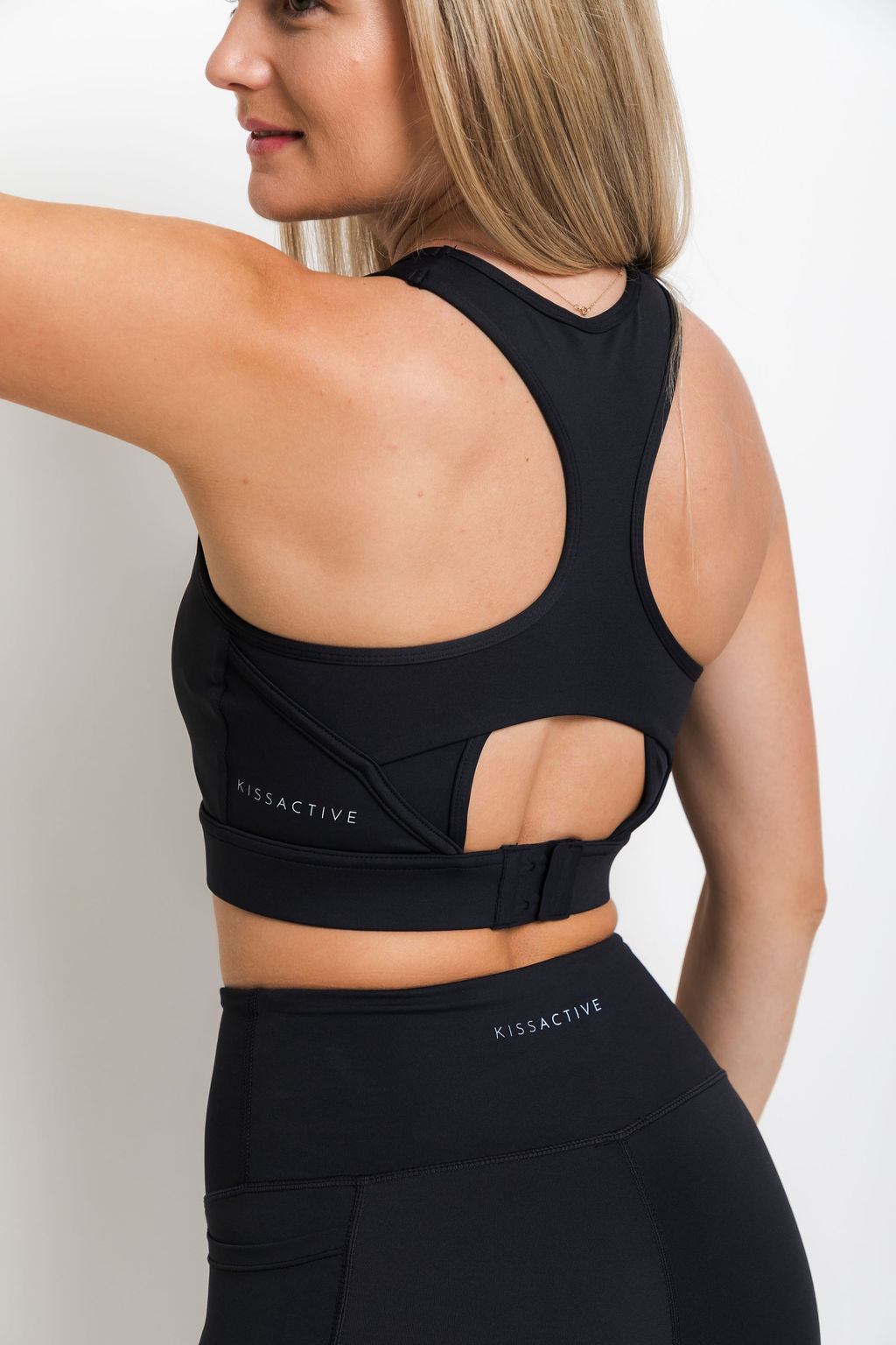 She Moves - Maximum Support Sports Bra - Black