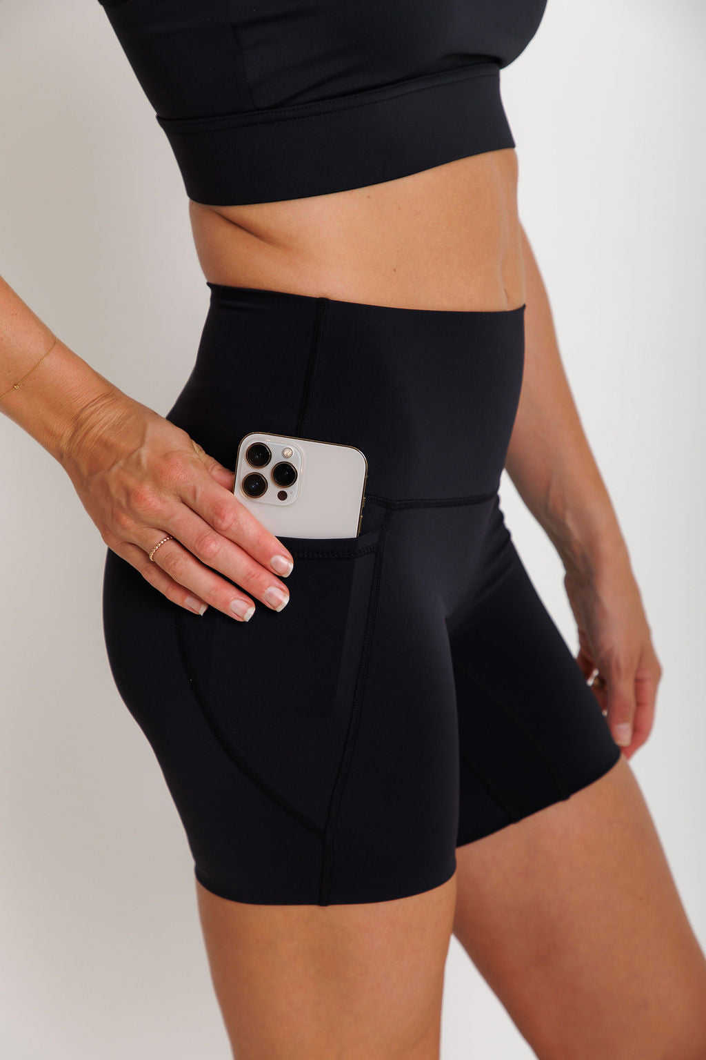 The Form Short - Midnight Black