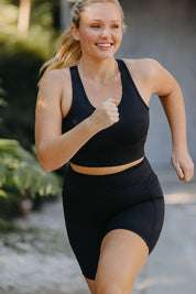 She Runs - Maximum Support Sports Bra - Black