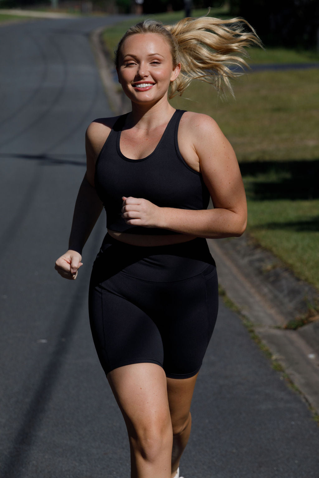 She Runs - Maximum Support Sports Bra - Black