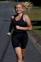 She Runs - Maximum Support Sports Bra - Black