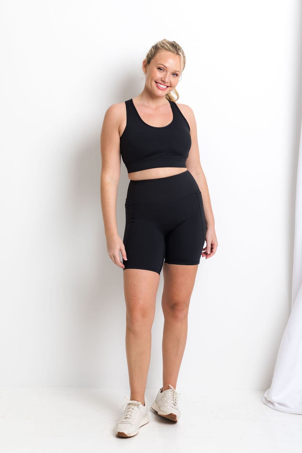 She Moves - Maximum Support Sports Bra - Black